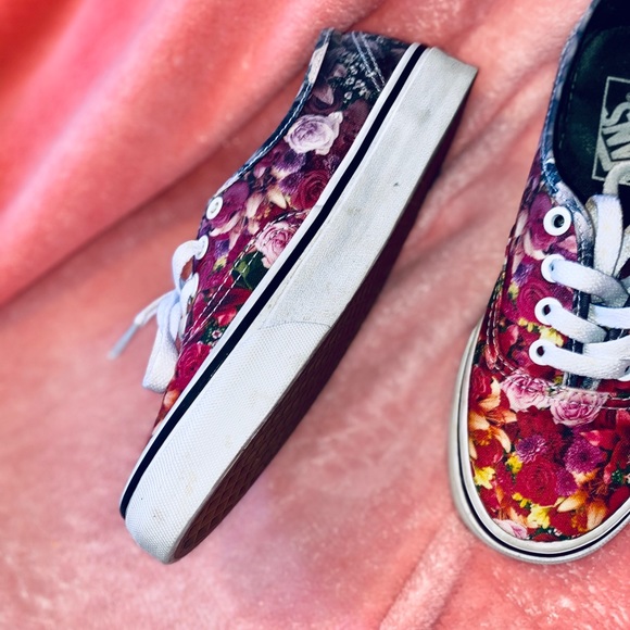 Floral Vans! - Picture 3 of 7